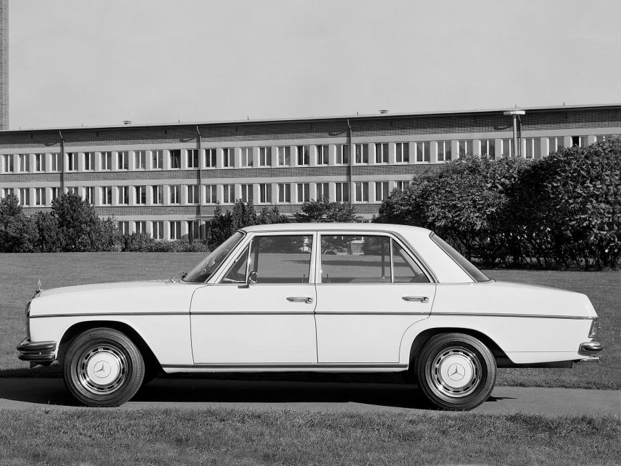  Mercedes-Benz 250 1967 года  (фото 7 из 7)
